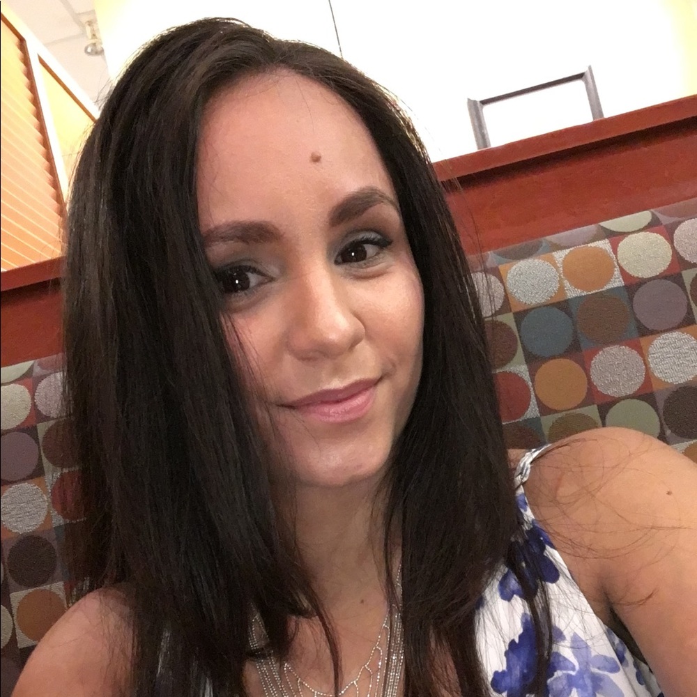 Meet your Posher, Idamarie